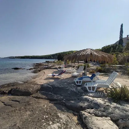 Tinka * Λομπάρδα