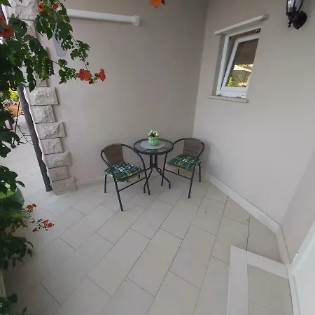 Tinka Apartament Lumbarda